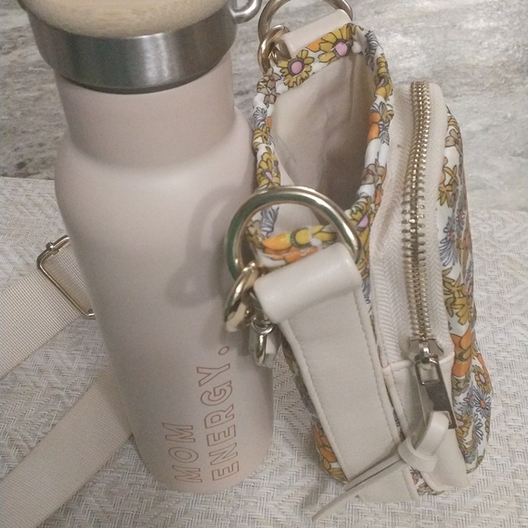 Mom Energy water bottle with matching ctossbody holder/bag - Picture 3 of 4